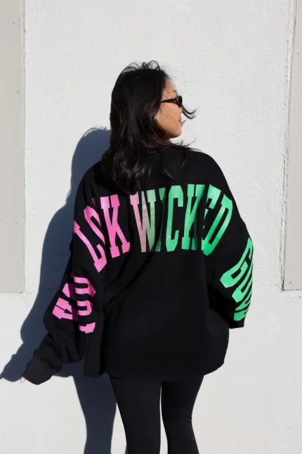 YOU LOOK WICKED GOOD CREW IN “EMERALD CITY” Sweatshirt The YOU LOOK WICKED GOOD CREW IN “EMERALD CITY” Sweatshirt delivers a bold casual aesthetic with a classic crewneck profile and standout emerald colorway. Designed for effortless everyday styling, its distinctive look pairs naturally with denim, joggers, or shorts, making it a versatile addition to a modern streetwear wardrobe. Key Features “Emerald City” colorway Classic crewneck sweatshirt design Bold graphic-inspired appearance Comfortable casual styling Versatile everyday wear Easy to pair with different outfits Meta Description — 16 words: Discover YOU LOOK WICKED GOOD CREW IN “EMERALD CITY” Sweatshirt, combining bold str